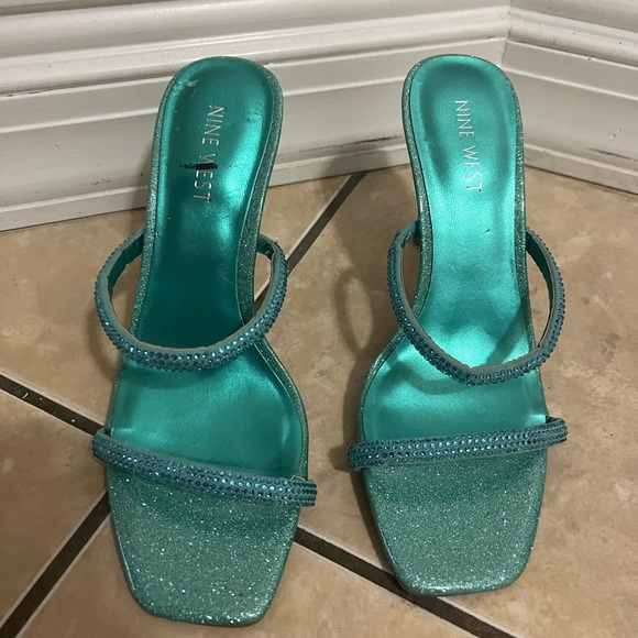 Nine West Zarleen Blue Heeled Slide with Rhinestones Sz 6 - Picture 4 of 4